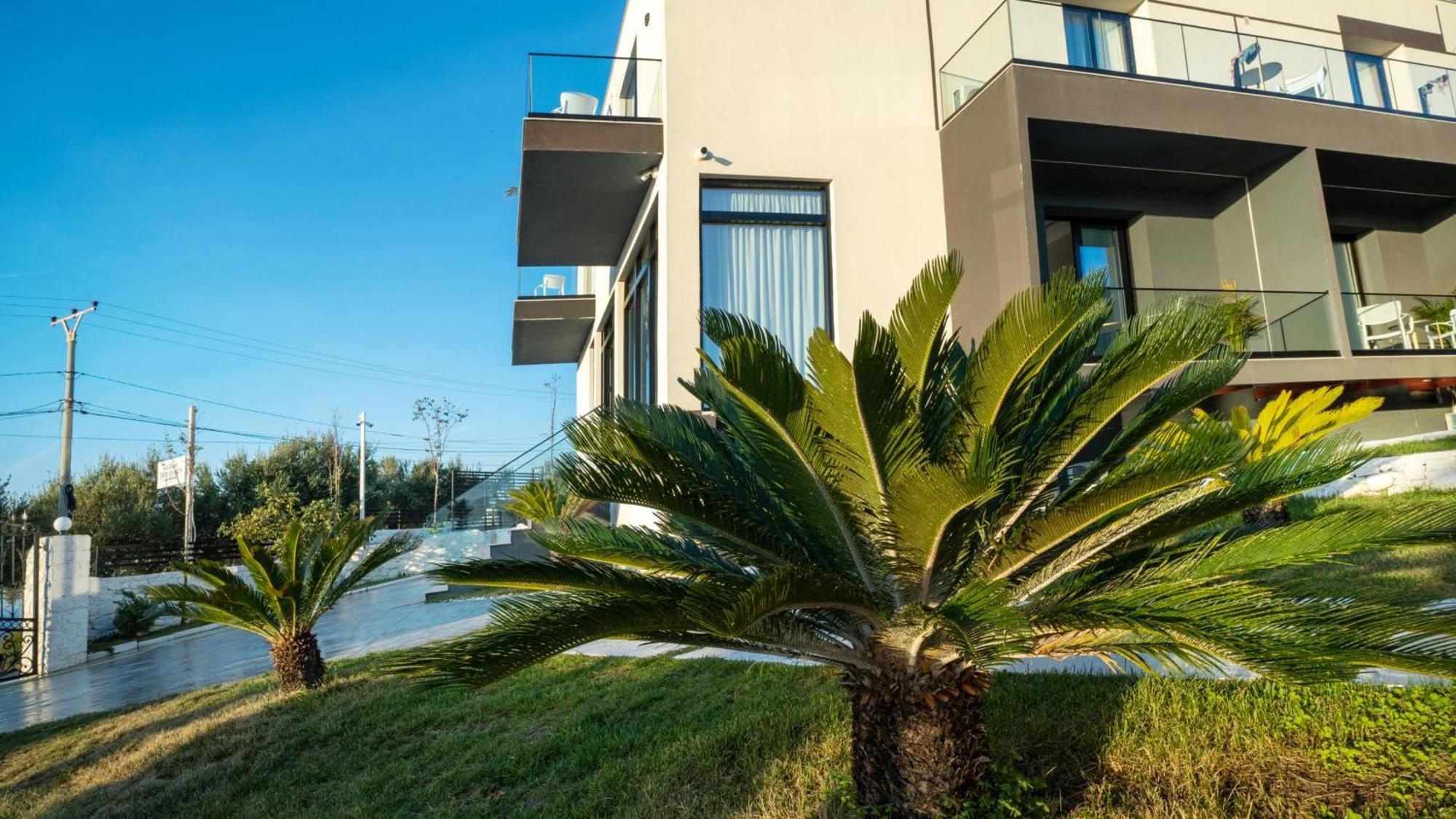 Sea Queen Luxury Hotel Radhimë Exterior foto